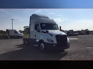 2021 Freightliner Cascadia 126