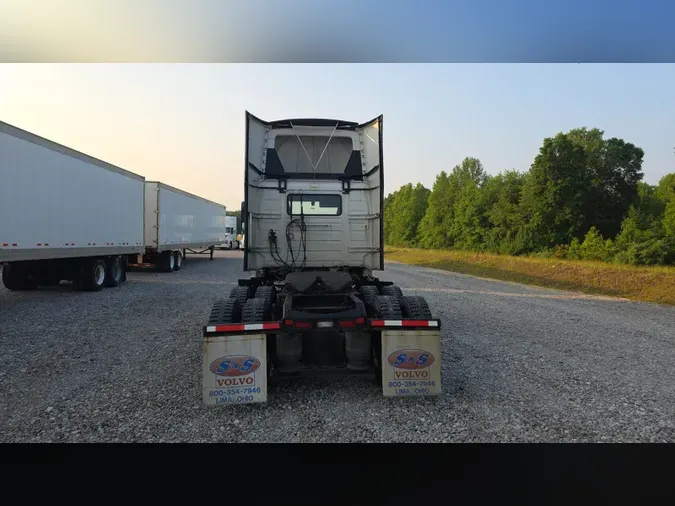 2019 Volvo VNL300
