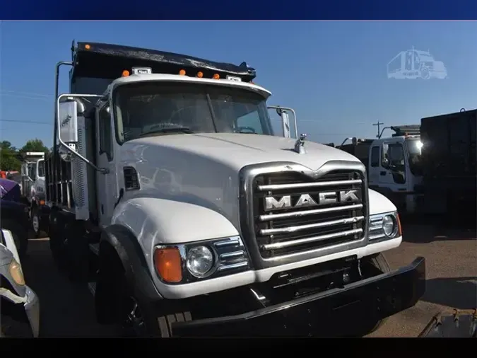 2005 MACK GRANITE CV713