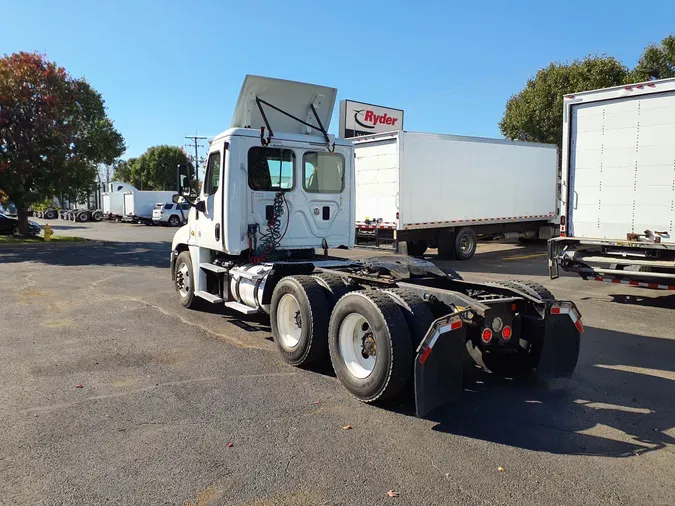 2016 FREIGHTLINER/MERCEDES CASCADIA 125