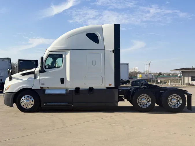2021 Freightliner Cascadia3aed4a776ae2b40a0d6e5bf8cf497d9f