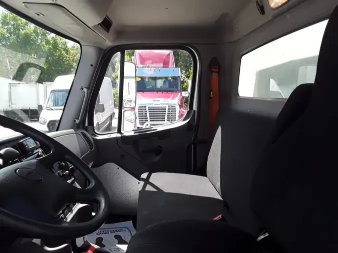 2019 FREIGHTLINER M2 106