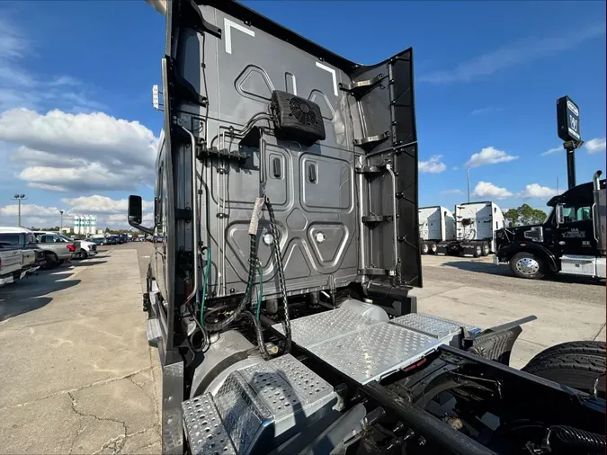 2024 Freightliner Cascadia 126