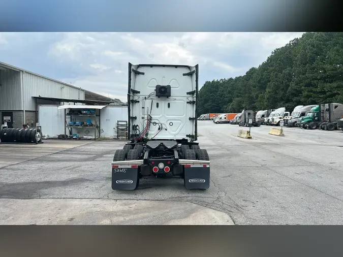 2022 Freightliner Cascadia 126