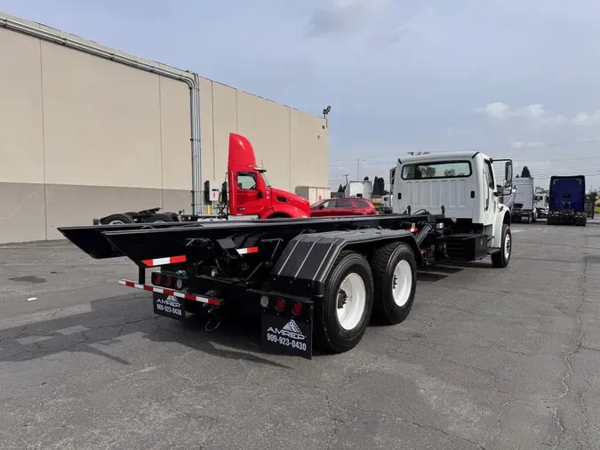 2018 Freightliner Business Class M2 106