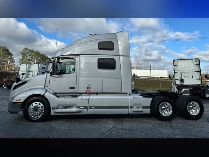 2022 VOLVO VNL64T860