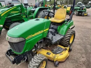 2010 John Deere 2305