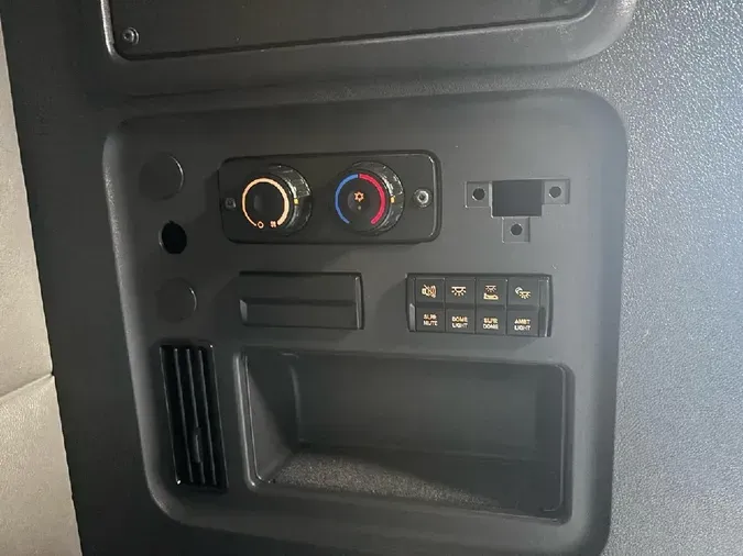 2020 FREIGHTLINER Cascadia 126