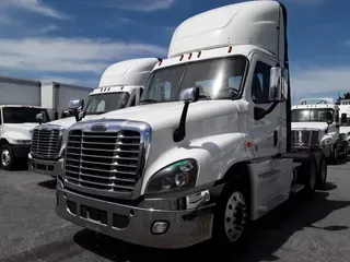 2019 FREIGHTLINER/MERCEDES CASCADIA 125