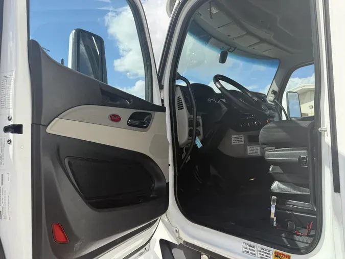 2022 Peterbilt 579