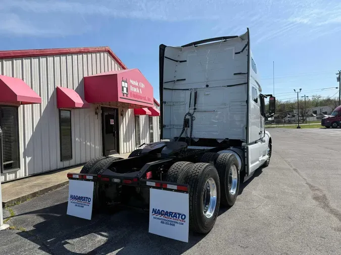 2023 VOLVO VNL64T760