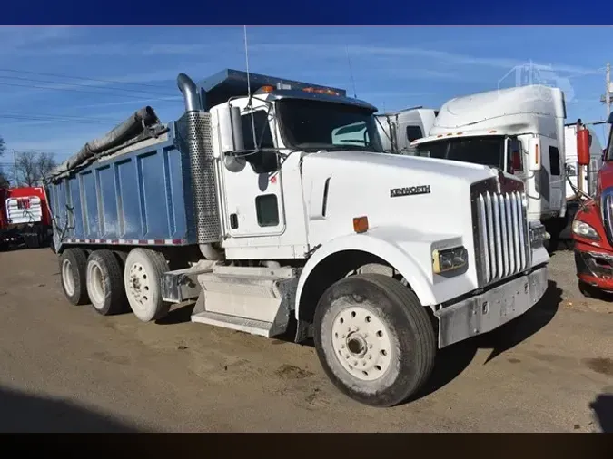 2010 KENWORTH W900