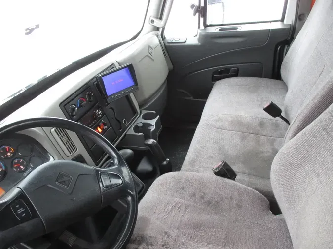 2018 INTERNATIONAL 4300LP