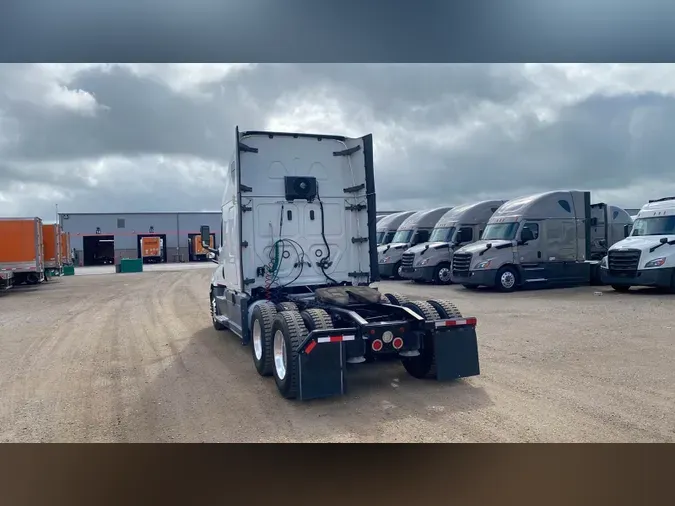 2020 Freightliner Cascadia 126
