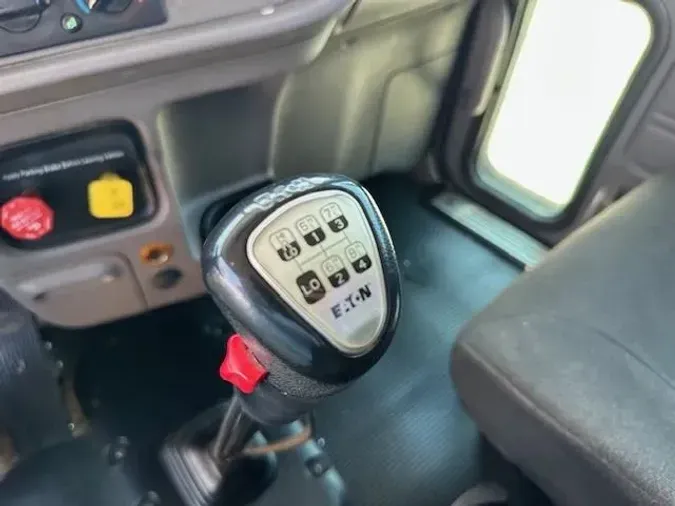 2022 Peterbilt 389
