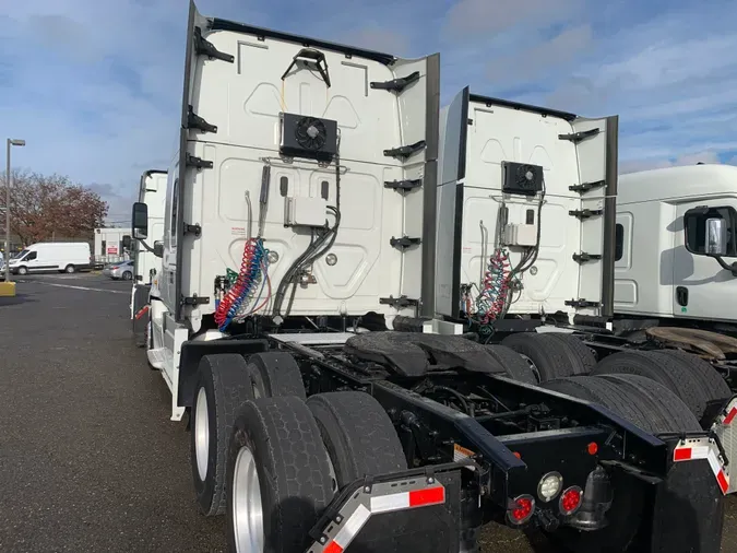 2017 FREIGHTLINER/MERCEDES CASCADIA 125