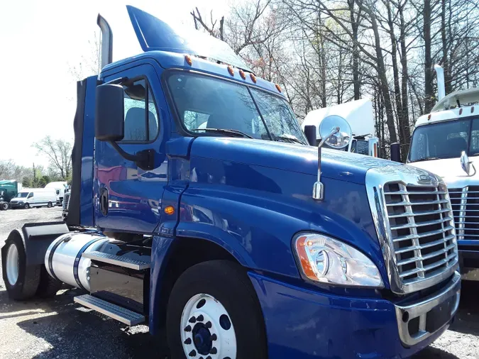 2017 FREIGHTLINER/MERCEDES CASCADIA 125