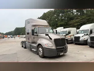 2022 International LT