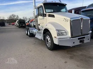 2018 KENWORTH T880