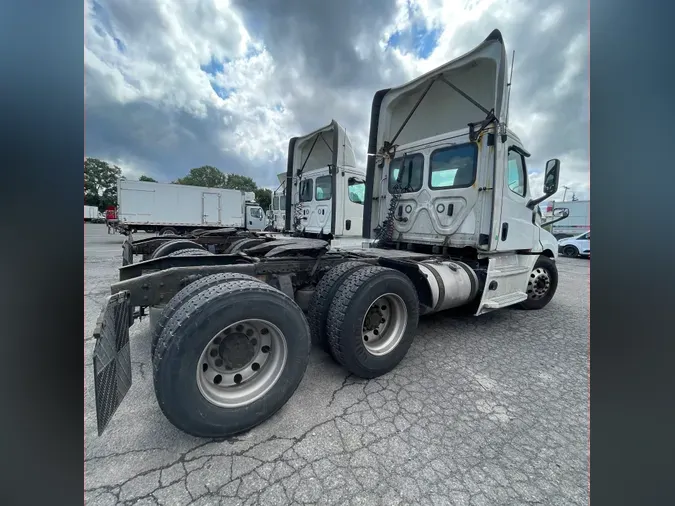 2019 FREIGHTLINER/MERCEDES NEW CASCADIA PX12664