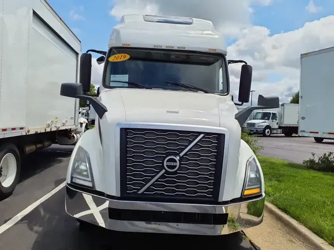 2019 VOLVO VNL64T-760