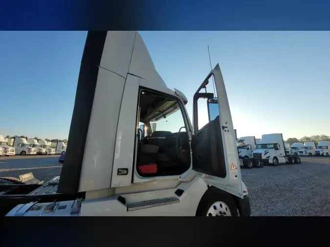 2019 Volvo VNL300