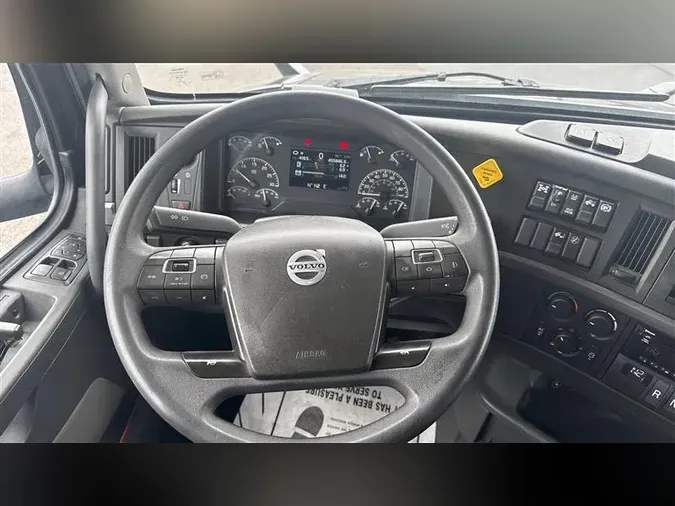 2020 VOLVO VNL860