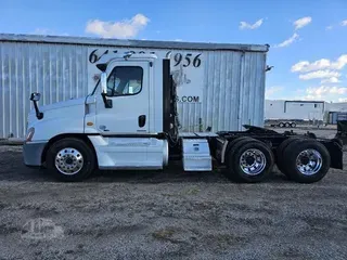 2011 FREIGHTLINER CASCADIA 125