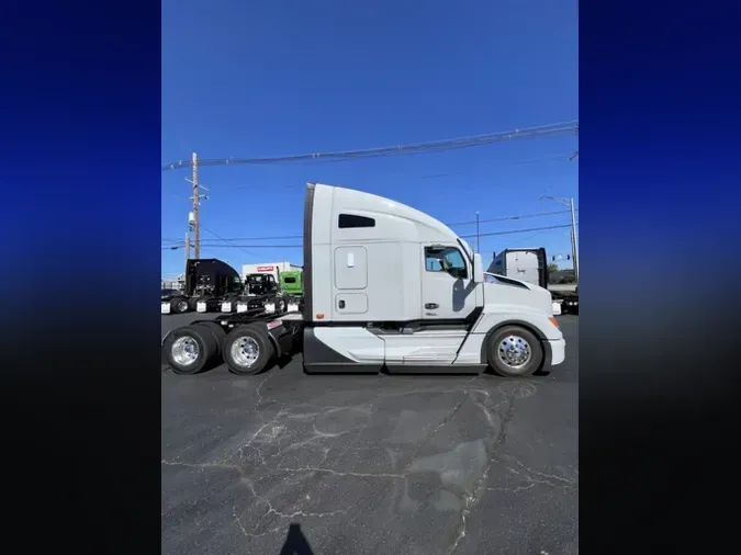 2025 Kenworth T680