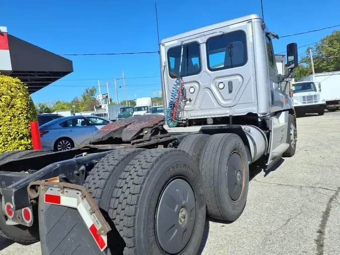 2019 FREIGHTLINER/MERCEDES CASCADIA 125