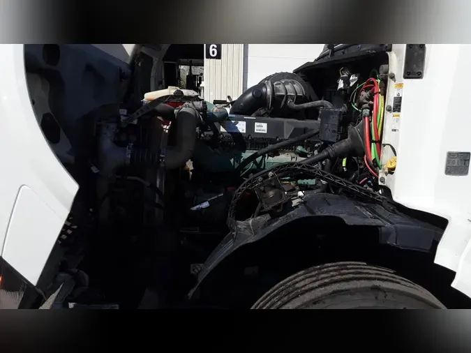 2018 Volvo VNL300