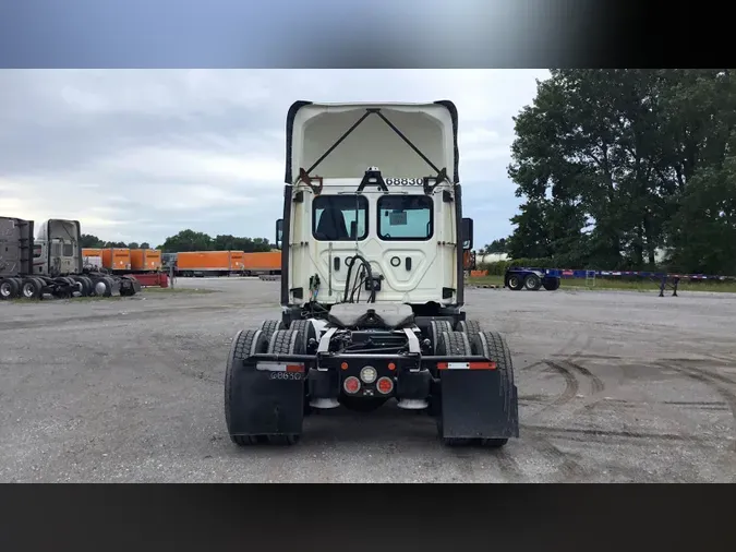 2019 Freightliner Cascadia 125