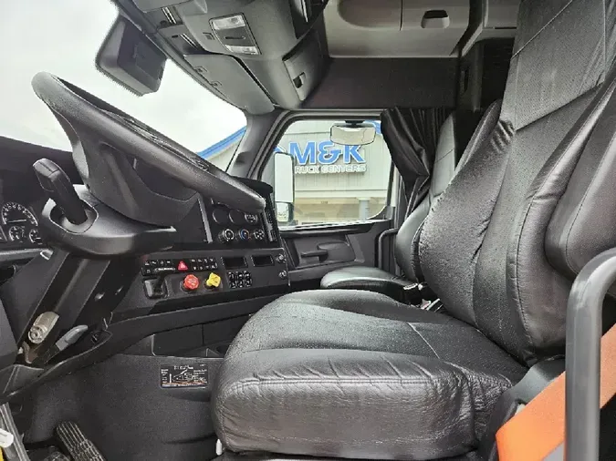 2024 FREIGHTLINER CASCADIA3b27a91a63512ea84b6491f8d6f00647