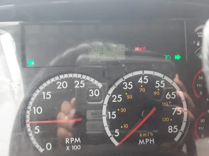 2015 FREIGHTLINER/MERCEDES M2 106