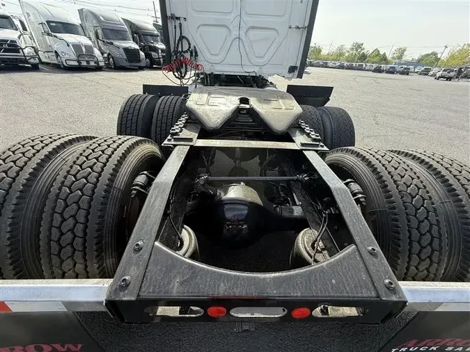2019 FREIGHTLINER CASCADEVO1