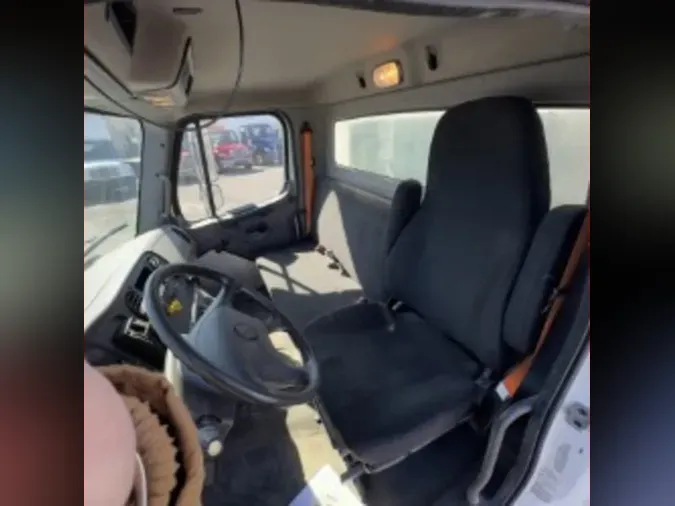 2020 FREIGHTLINER/MERCEDES M2 106