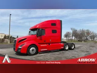 2023 VOLVO VNL760