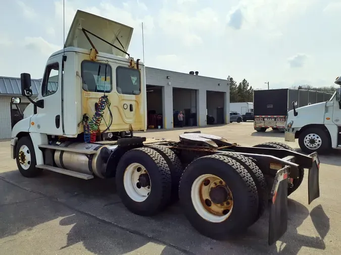 2019 FREIGHTLINER/MERCEDES CASCADIA 125