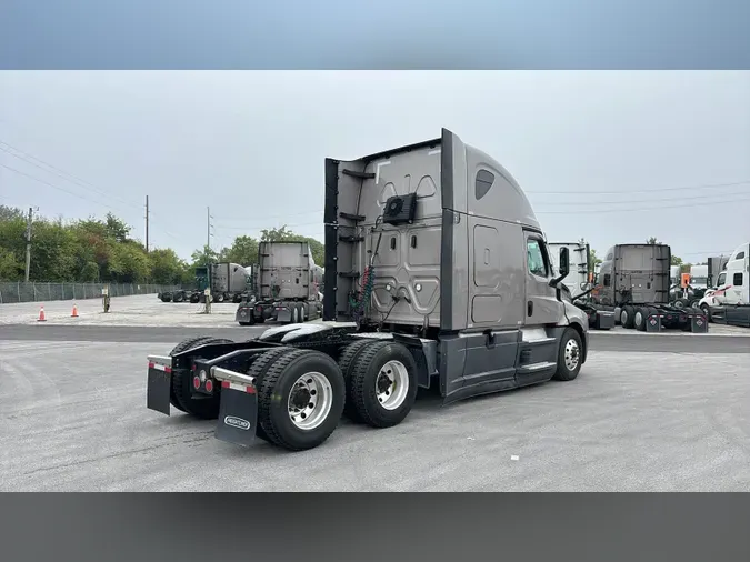 2022 Freightliner Cascadia 126