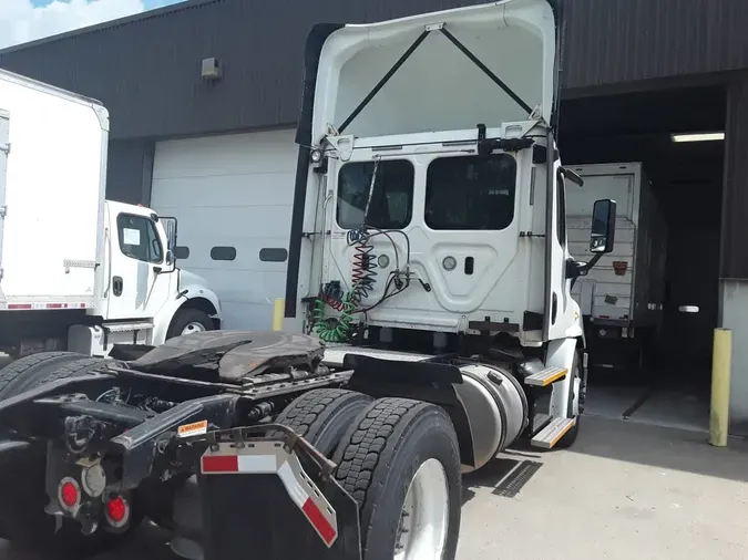 2018 FREIGHTLINER CASCADIA 113