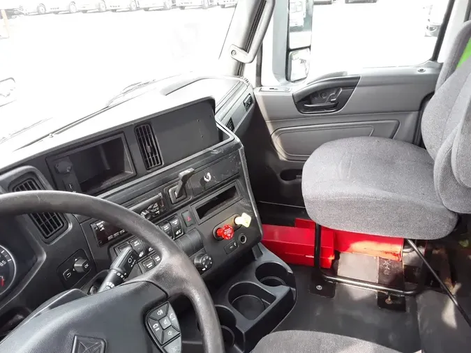 2020 NAVISTAR INTERNATIONAL LT625 DAYCAB T/A
