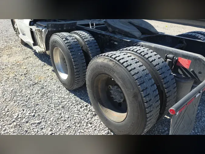 2019 Volvo VNL300