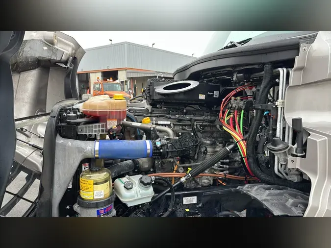 2022 Freightliner Cascadia 126