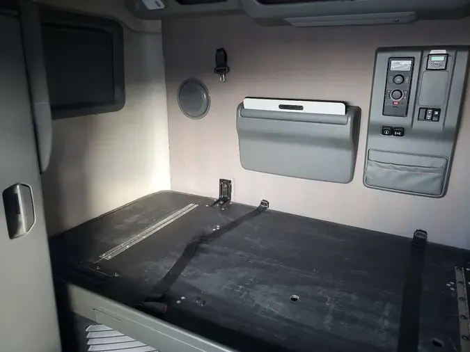 2020 VOLVO VNL64T7603b4cc8a6436d3fed860ba7ced5a61c16