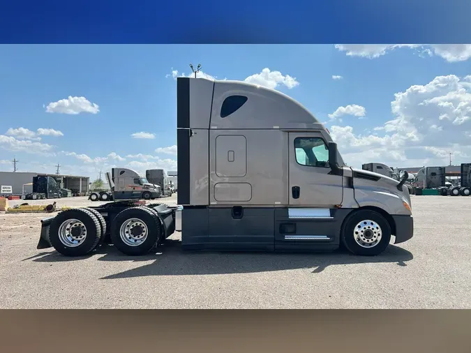 2022 Freightliner Cascadia 126