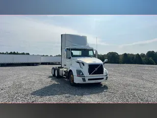 2016 Volvo VNL300