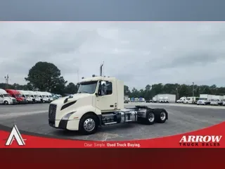 2020 VOLVO VNL300