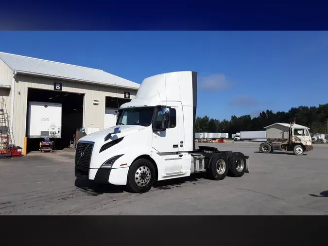 2020 Volvo VNL300