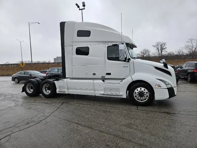 2020 VOLVO VNL64T760