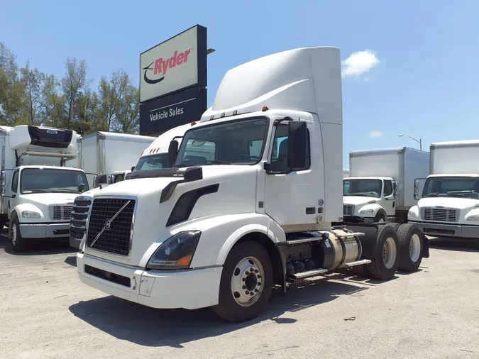 2017 VOLVO VNL64TRACTOR